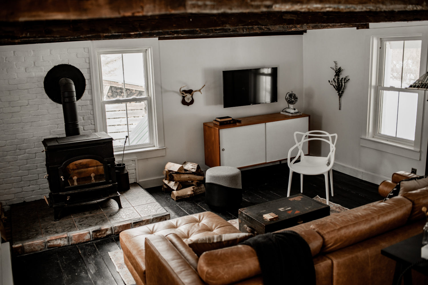adirondack cabin rental historic lake placid warner's camp living room